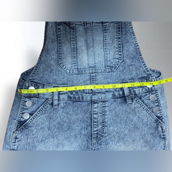 Denim Overall Shorts by NO BO Size 3-5 Relaxed Fit - Picture 5 of 14